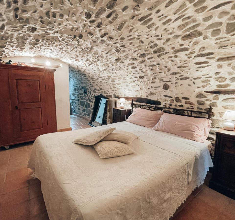 ドルチェアックア Talking Stones Bed & Breakfast エクステリア 写真