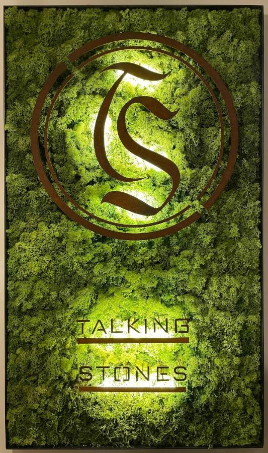 ドルチェアックア Talking Stones Bed & Breakfast エクステリア 写真