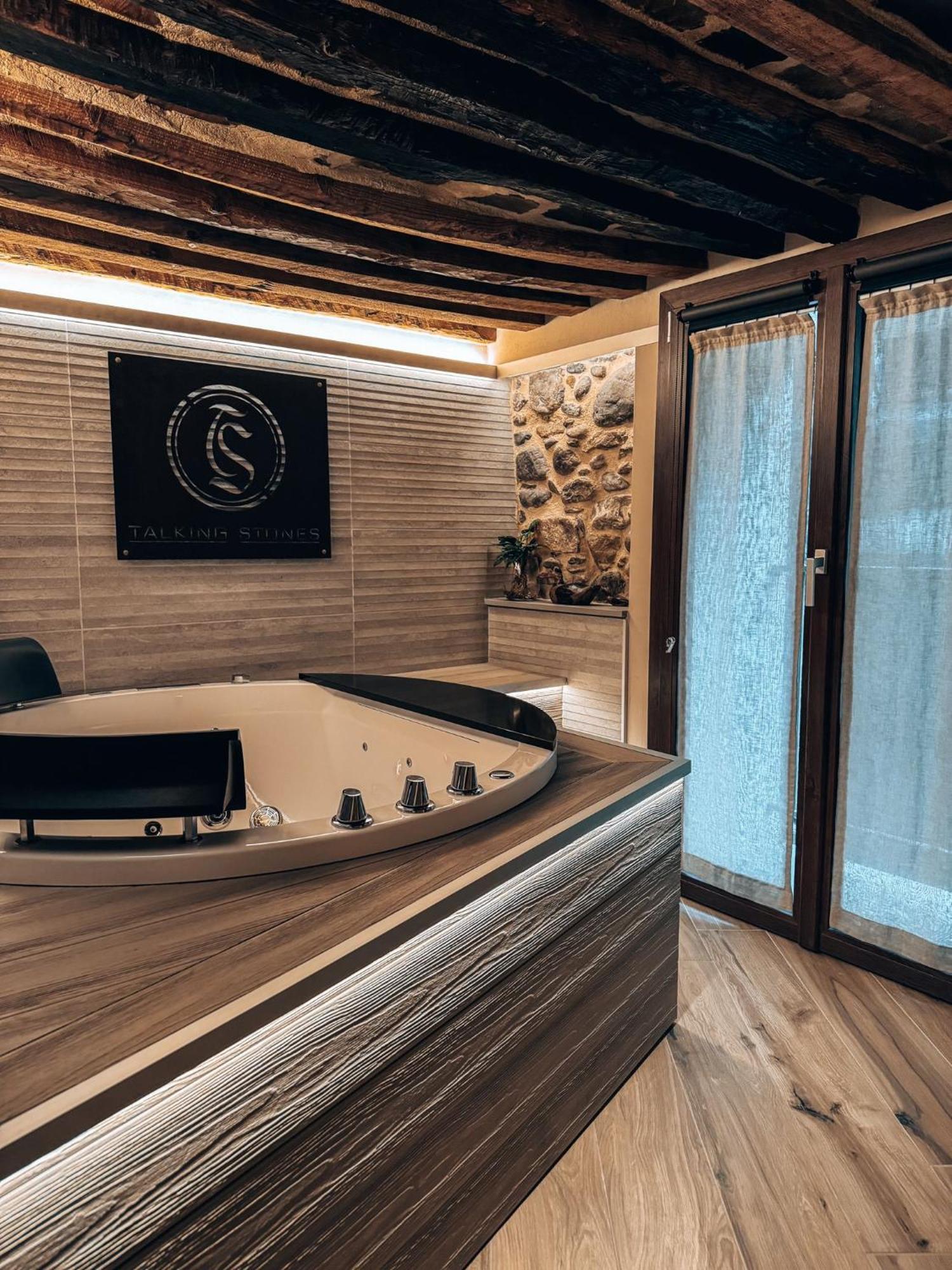 ドルチェアックア Talking Stones Bed & Breakfast エクステリア 写真